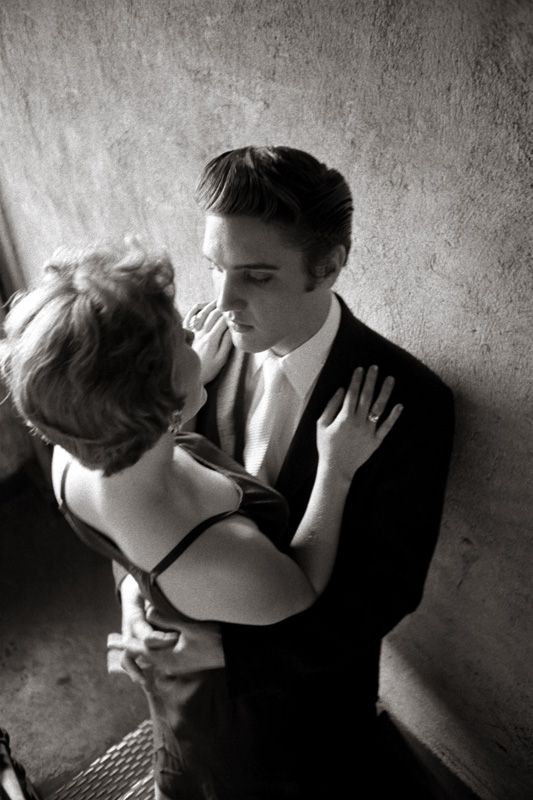photo EL60-68-Werthheimer-Elvis_800.jpg