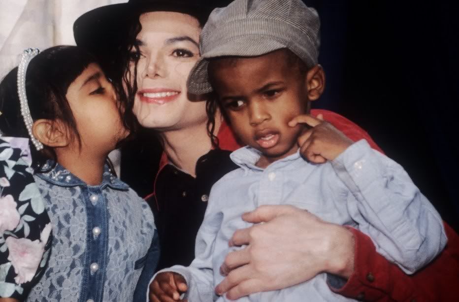 MJ-and-Kids-michael-jackson-14942018-932-613.jpg