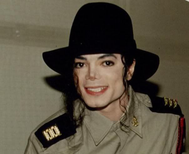 MJ-michael-jackson-12022668-604-490.jpg