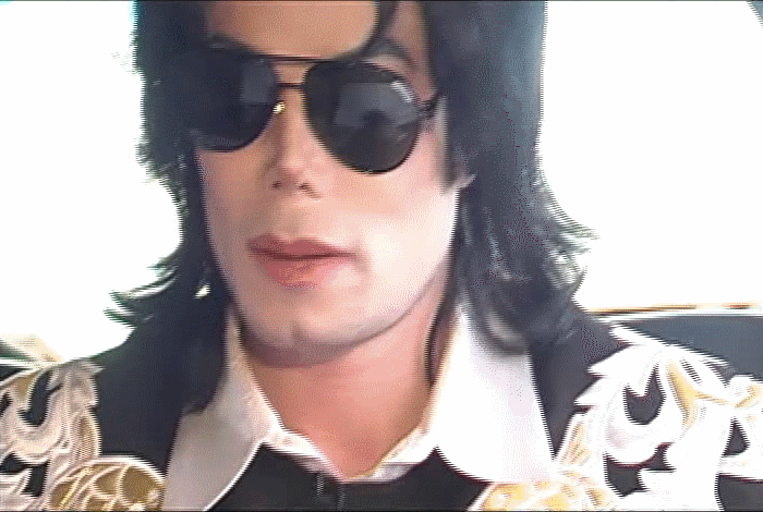 Michael-Jackson-Gary-2003-michael-jackson-16293137-700-470.gif